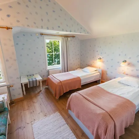 Brudhaell & Restaurant Отель Kokar