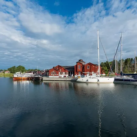 Brudhaell & Restaurant Hotel *