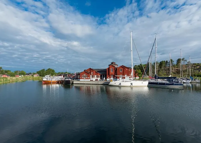 Brudhaell & Restaurant Hotel *